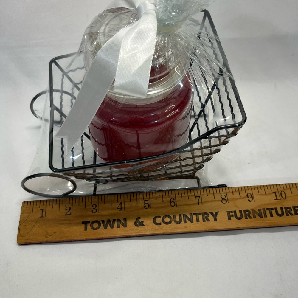 Yankee‎ Candle METAL Sleigh Gift Set CHRISTMAS EVE Scent RED/BLACK NEW - Picture 6 of 7